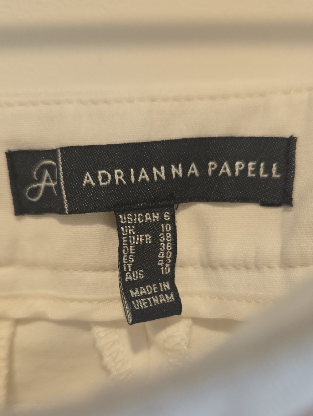 Adrianna Papell White Cropped Slacks - Picture 2 of 12